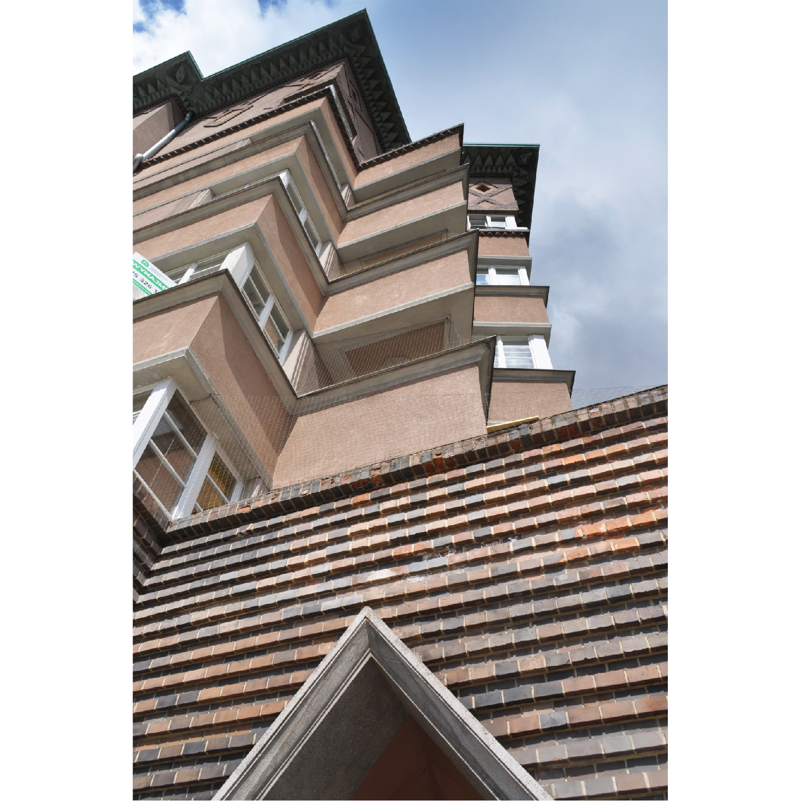 DOM CZYNSZOWY ZAKŁADU UBEZPIECZEŃ PRACOWNIKÓW UMYSŁOWYCH