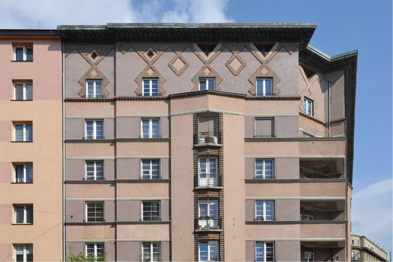 DOM CZYNSZOWY ZAKŁADU UBEZPIECZEŃ PRACOWNIKÓW UMYSŁOWYCH